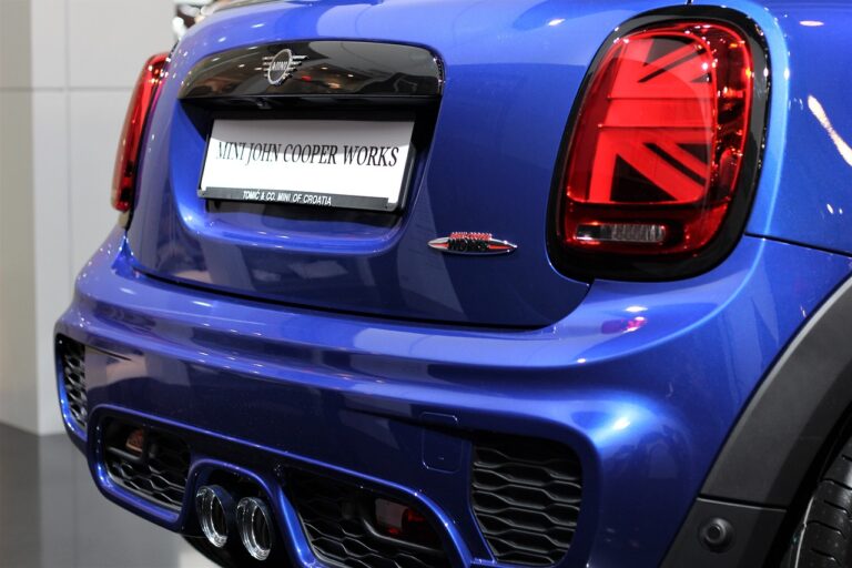 The Future of Auto Retail: Personalized Shopping Experiences and Virtual Product Configurators