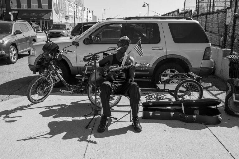 The Role of Virtual Reality in Therapeutic Applications and Mental Health Treatment