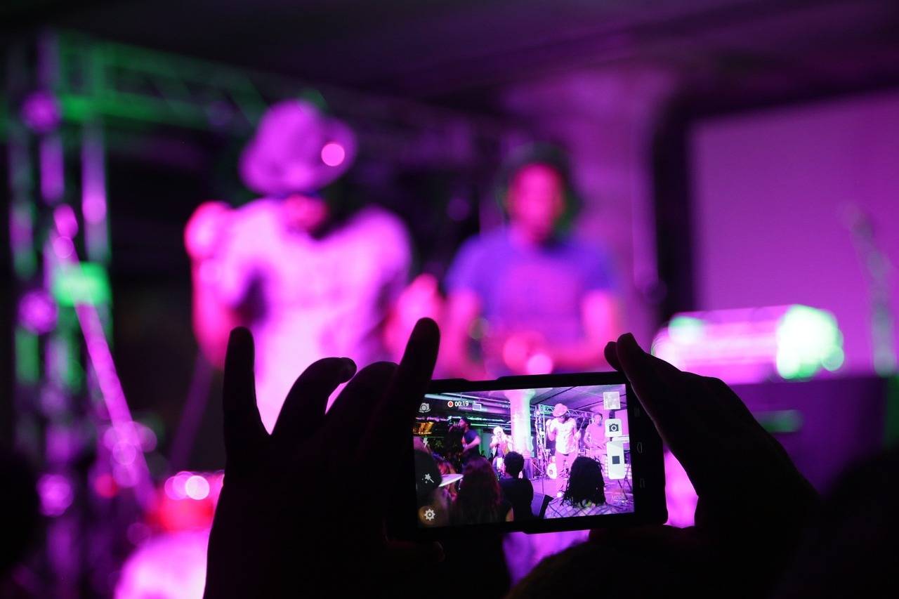 Analyzing the Rise of Female-led Podcasts in Entertainment Media